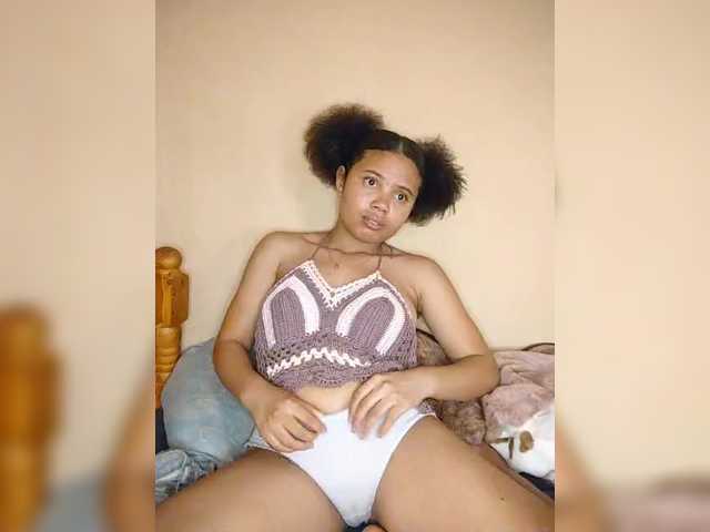 Adele01 live cam on BongaCams