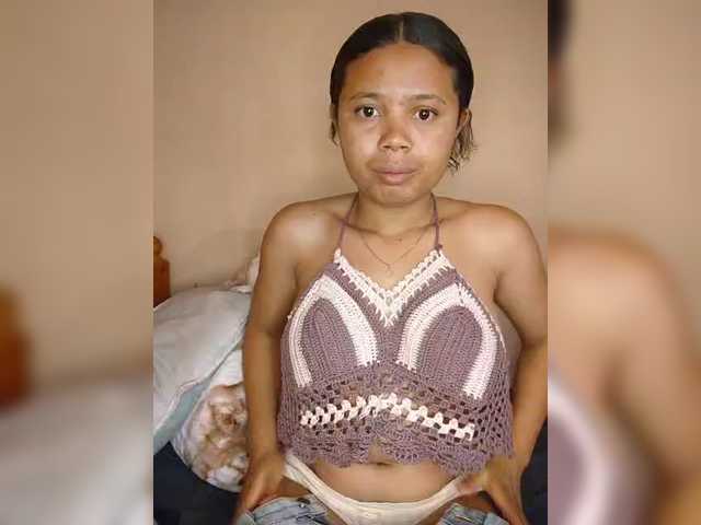 Adele01 live cam on BongaCams