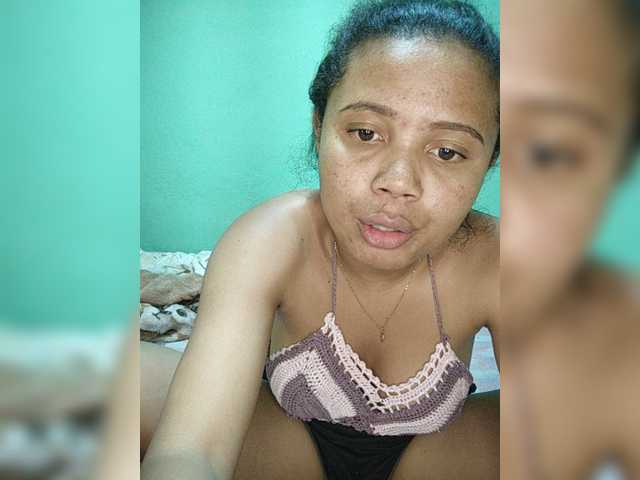 Adele01 live cam on BongaCams