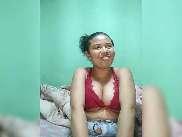 Adele01 live cam on BongaCams