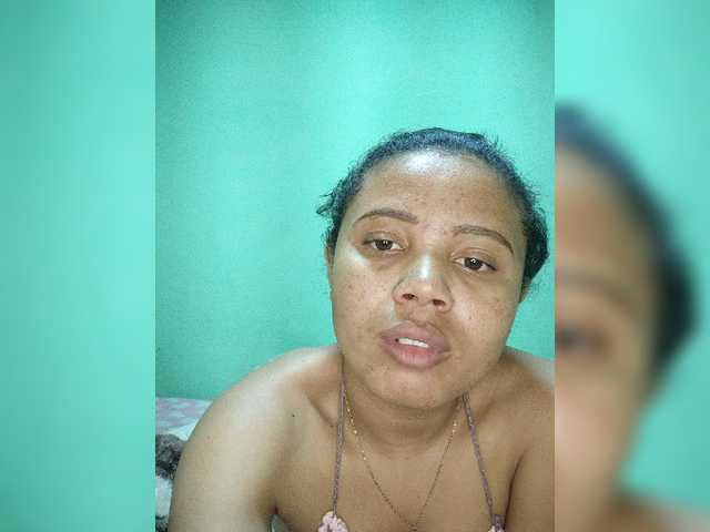 Adele01 live cam on BongaCams