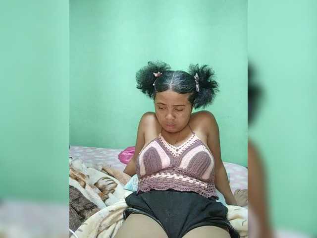 Adele01 live cam on BongaCams