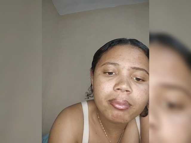 Adele01 live cam on BongaCams