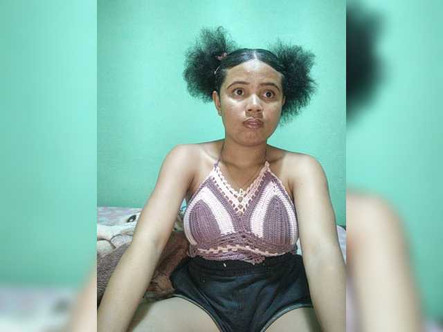 Adele01 live cam on BongaCams