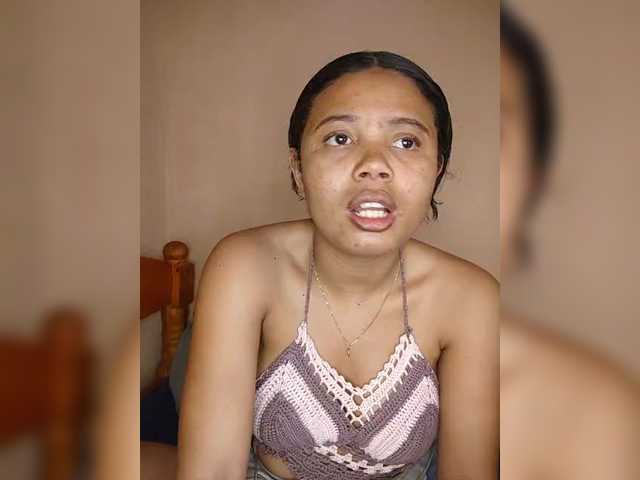 Adele01 live cam on BongaCams