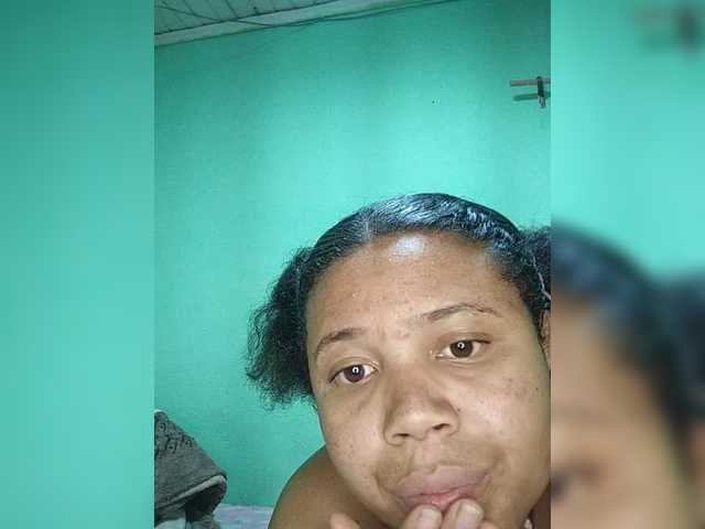 Adele01 live cam on BongaCams