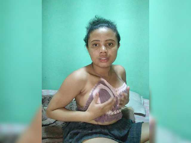 Adele01 live cam on BongaCams