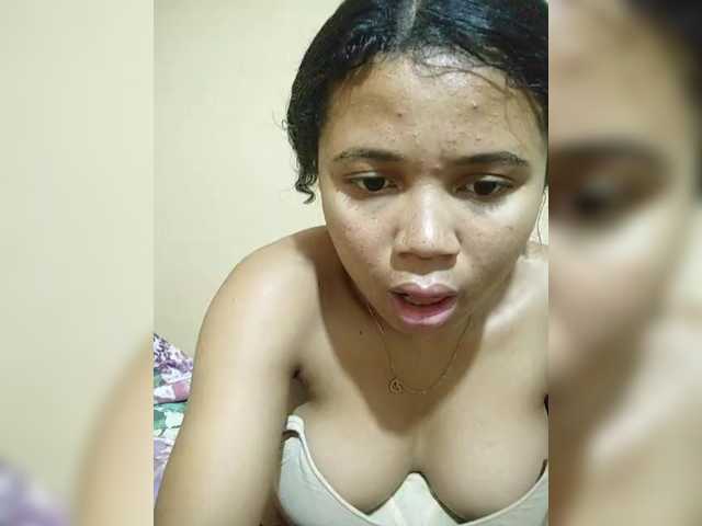 Adele01 live cam on BongaCams