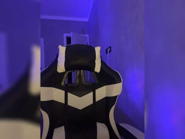 Milashka66 live cam preview
