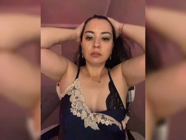 Milashka66 live cam on BongaCams