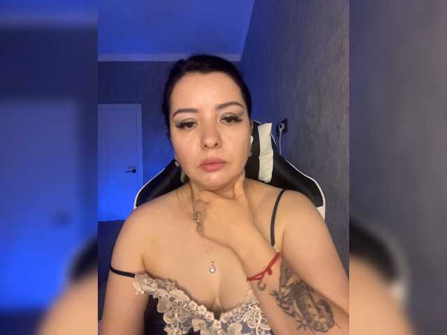 Milashka66 live cam on BongaCams