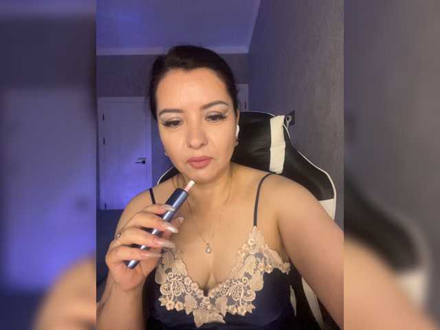 Milashka66 live cam preview