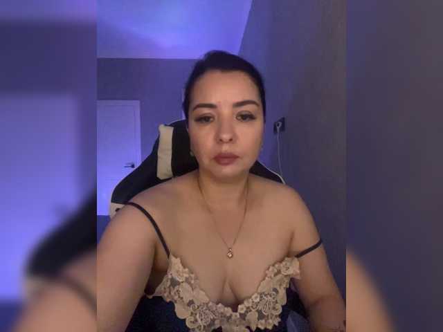 Milashka66 live cam preview