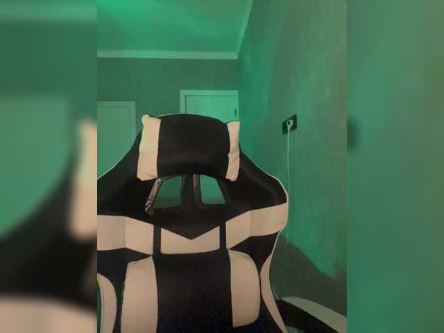 Milashka66 live cam on BongaCams