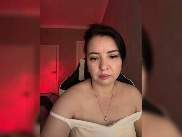 Milashka66 live cam on BongaCams