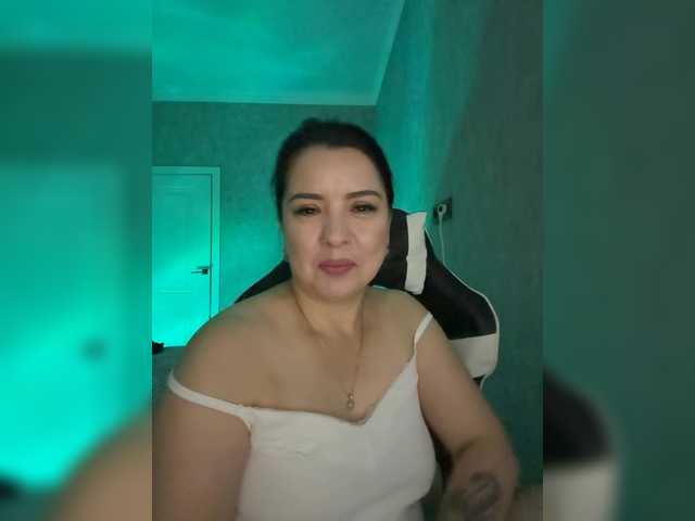 Milashka66 live cam on BongaCams