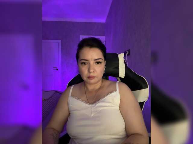 Milashka66 live cam preview