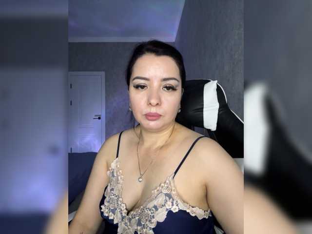 Milashka66 live cam preview