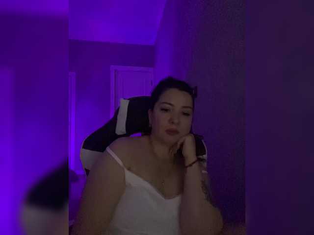 Milashka66 live cam preview
