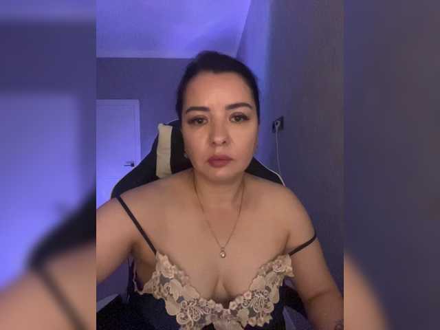 Milashka66 live cam on BongaCams