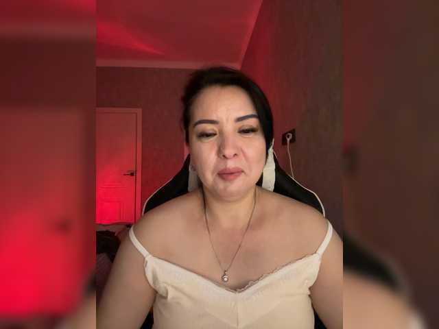 Milashka66 live cam on BongaCams