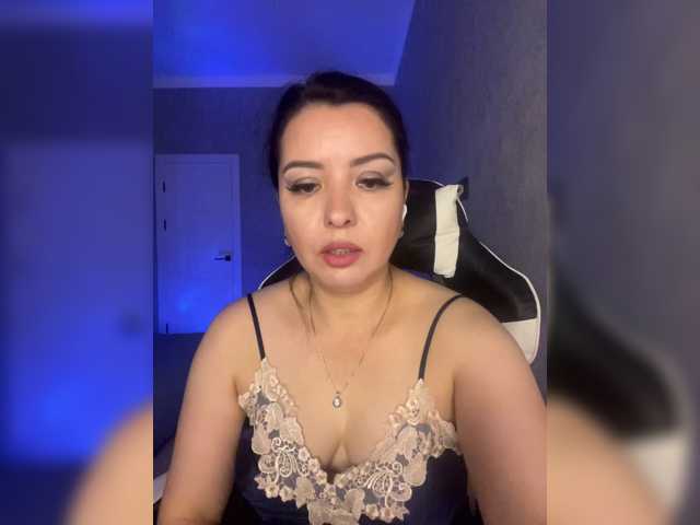 Milashka66 live cam preview