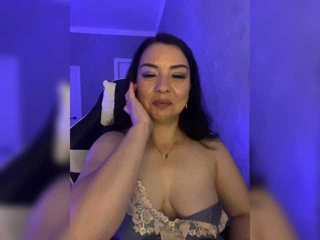 Milashka66 live cam preview
