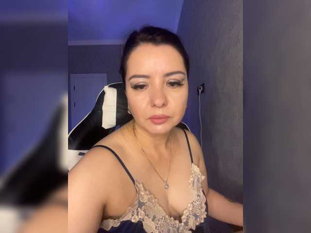 Milashka66 live cam on BongaCams