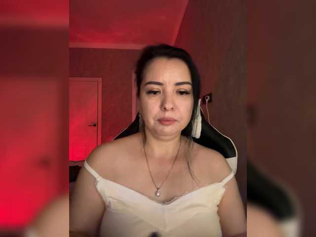 Milashka66 live cam preview
