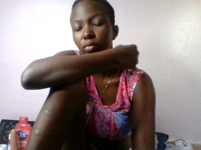 le modèle Pamela7 est en webcam porno dans un show sur le site bongacams, il possède les tags suivants: Ebony,Brunette,Shaved