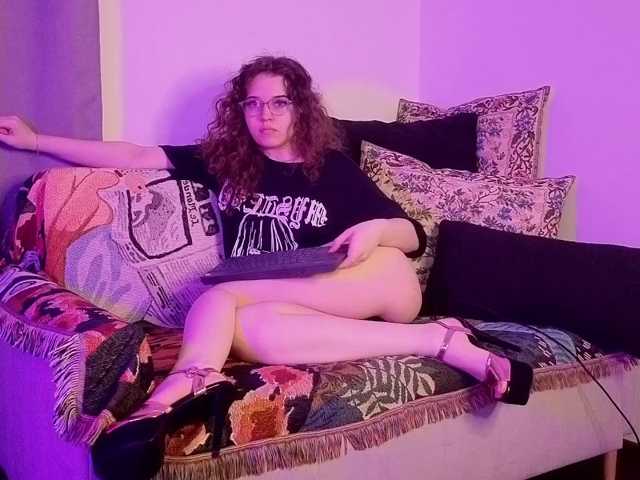 LiliaBellini live cam on BongaCams