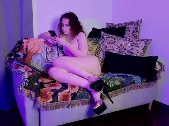 LiliaBellini live cam on BongaCams