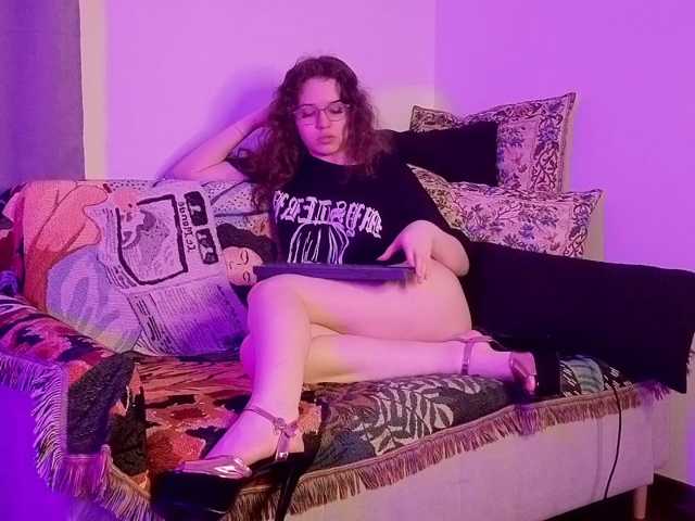 LiliaBellini live cam on BongaCams