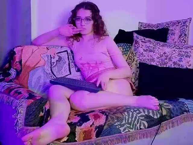 LiliaBellini live cam on BongaCams