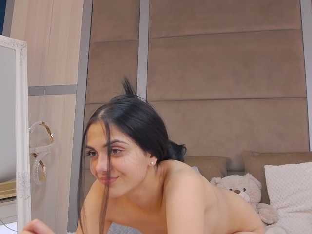 AvelynNoir live cam on BongaCams