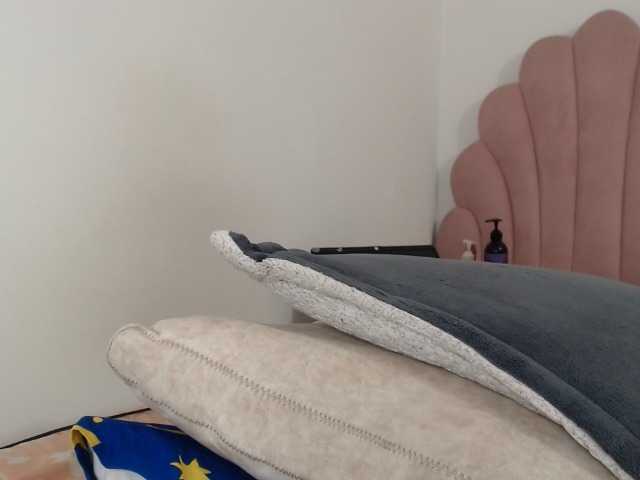 quenn-squirtanal live cam on BongaCams