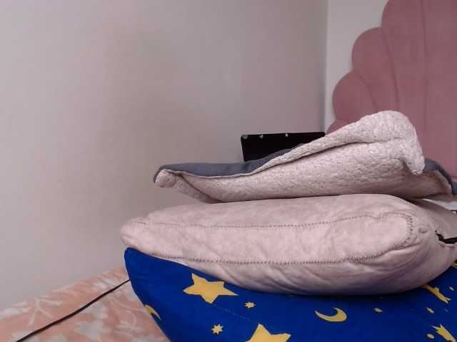 quenn-squirtanal live cam on BongaCams