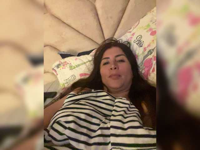 Qlona live cam on BongaCams