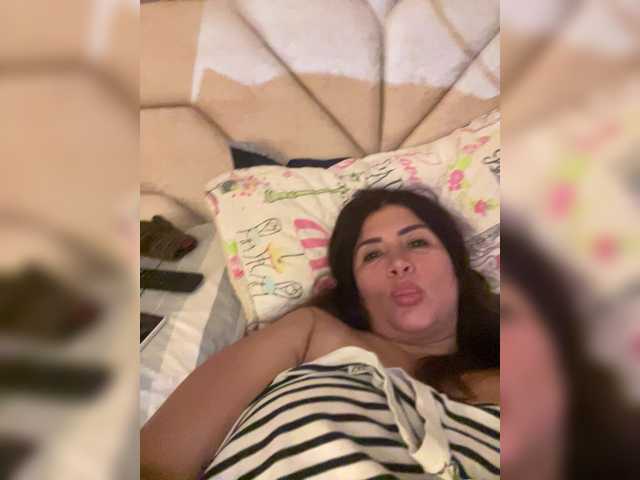 Qlona live cam on BongaCams