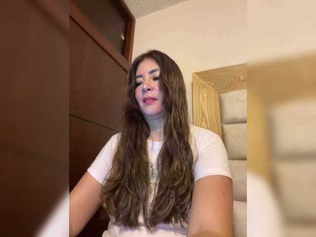 Qlona live cam on BongaCams