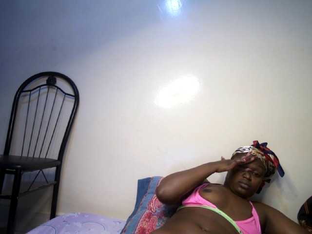 prettyness live cam on BongaCams