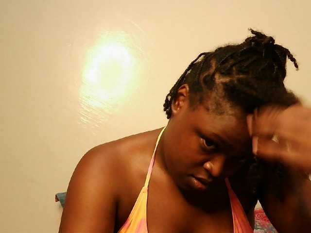 prettyness live cam on BongaCams