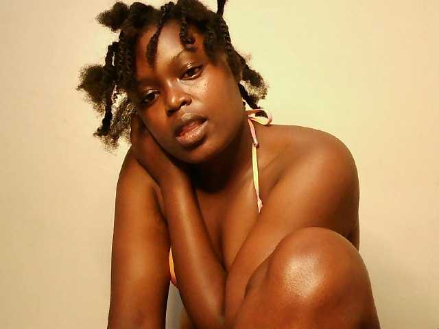prettyness live cam on BongaCams