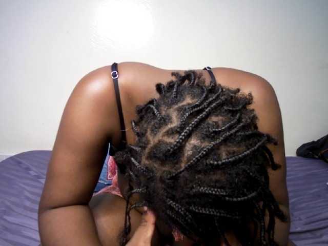 prettyness, live now on BongaCams