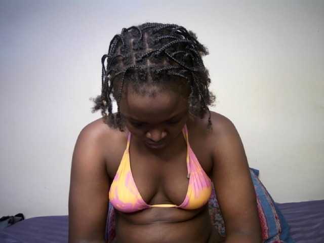prettyness live cam on BongaCams
