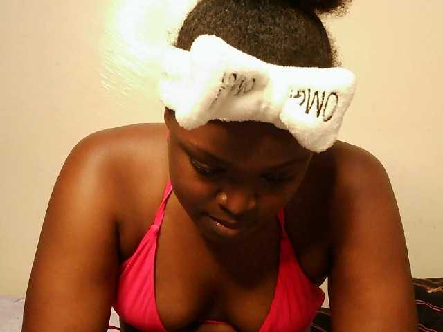 prettyness live cam on BongaCams