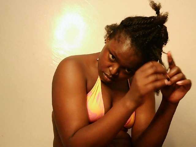 prettyness live cam on BongaCams