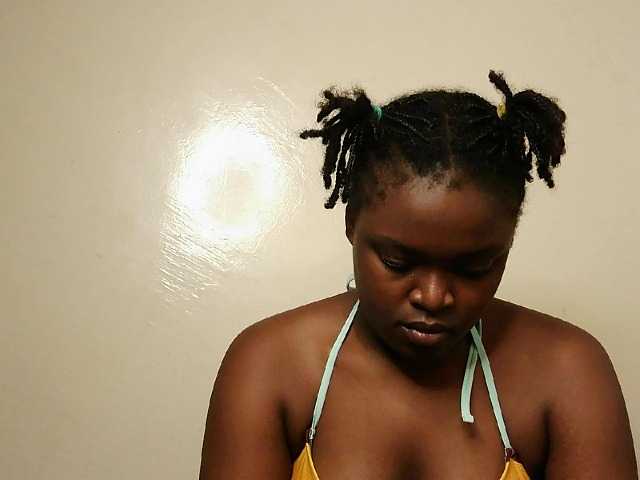 prettyness live cam on BongaCams