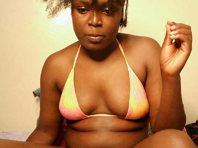 prettyness live cam on BongaCams