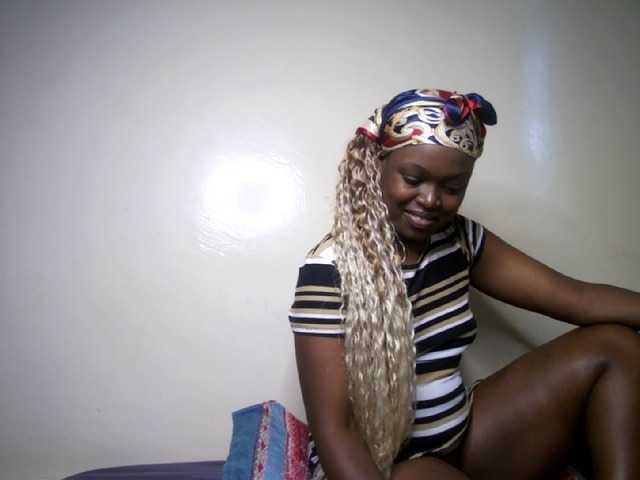 prettyness live cam on BongaCams